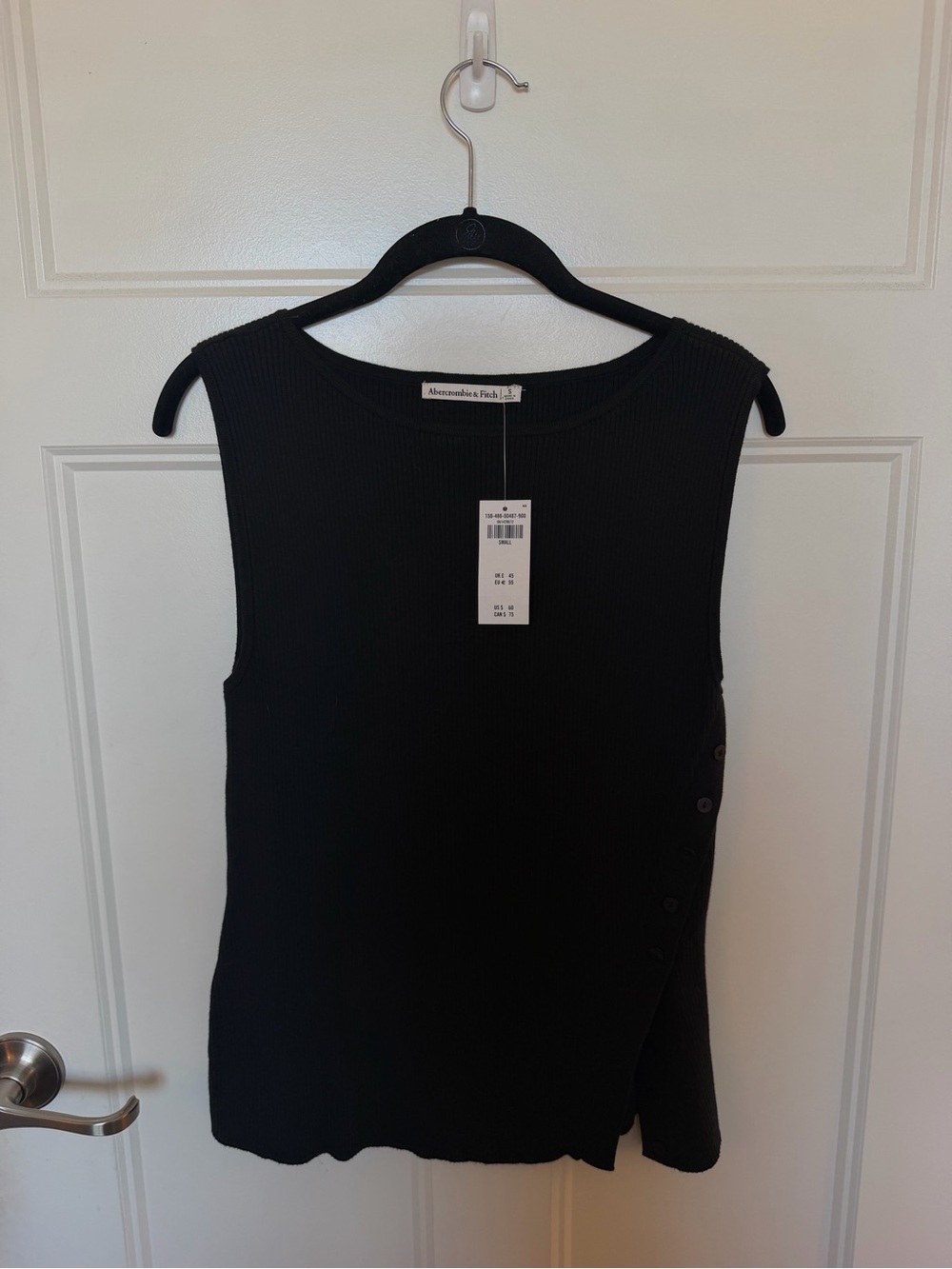Women’s sleeveless sweater NWT